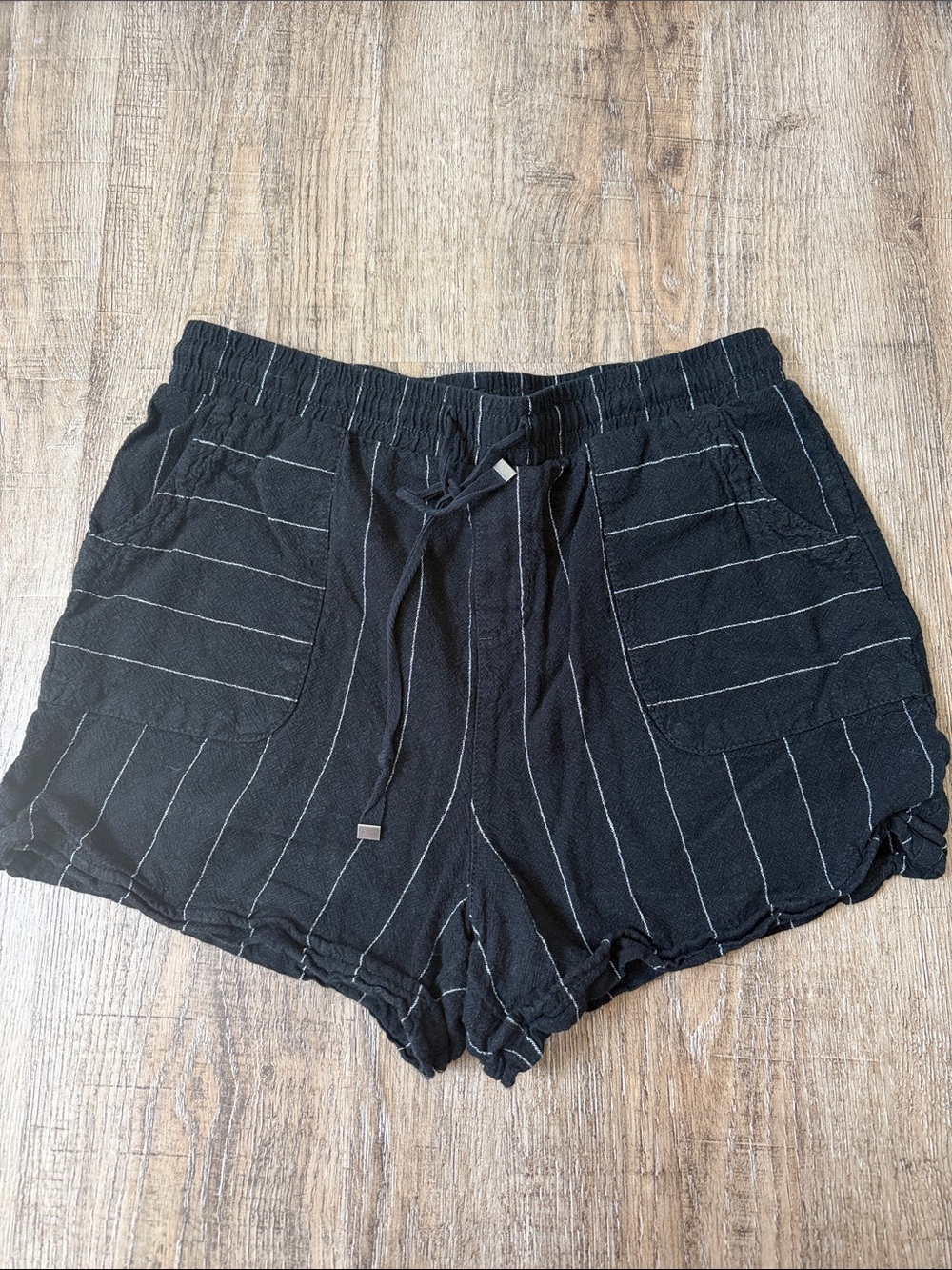 Time and Tru Black Pinstripe Drawstring Athletic Shorts